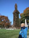 Graceland Cemetery: Old monument and kid. (click to zoom)