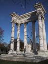 Graceland Cemetery: Greek style. (click to zoom)
