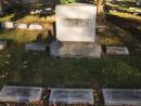 Graceland Cemetery: Simpson family. (click to zoom)