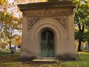 Graceland Cemetery: Mausoleum. Rudolph Schloesser. (click to zoom)