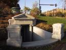 Graceland Cemetery: Crypt and bomb shelter. Ludwig Wolff. (click to zoom)