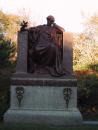 Graceland Cemetery: Statue. (click to zoom)