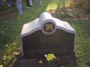 Graceland Cemetery: Marker. Mok. (click to zoom)