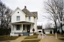 Reagan's childhood home, Dixon Illinois. (click to zoom)