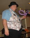 Big Bob Coleman teaching balloon twisting. (click to zoom)